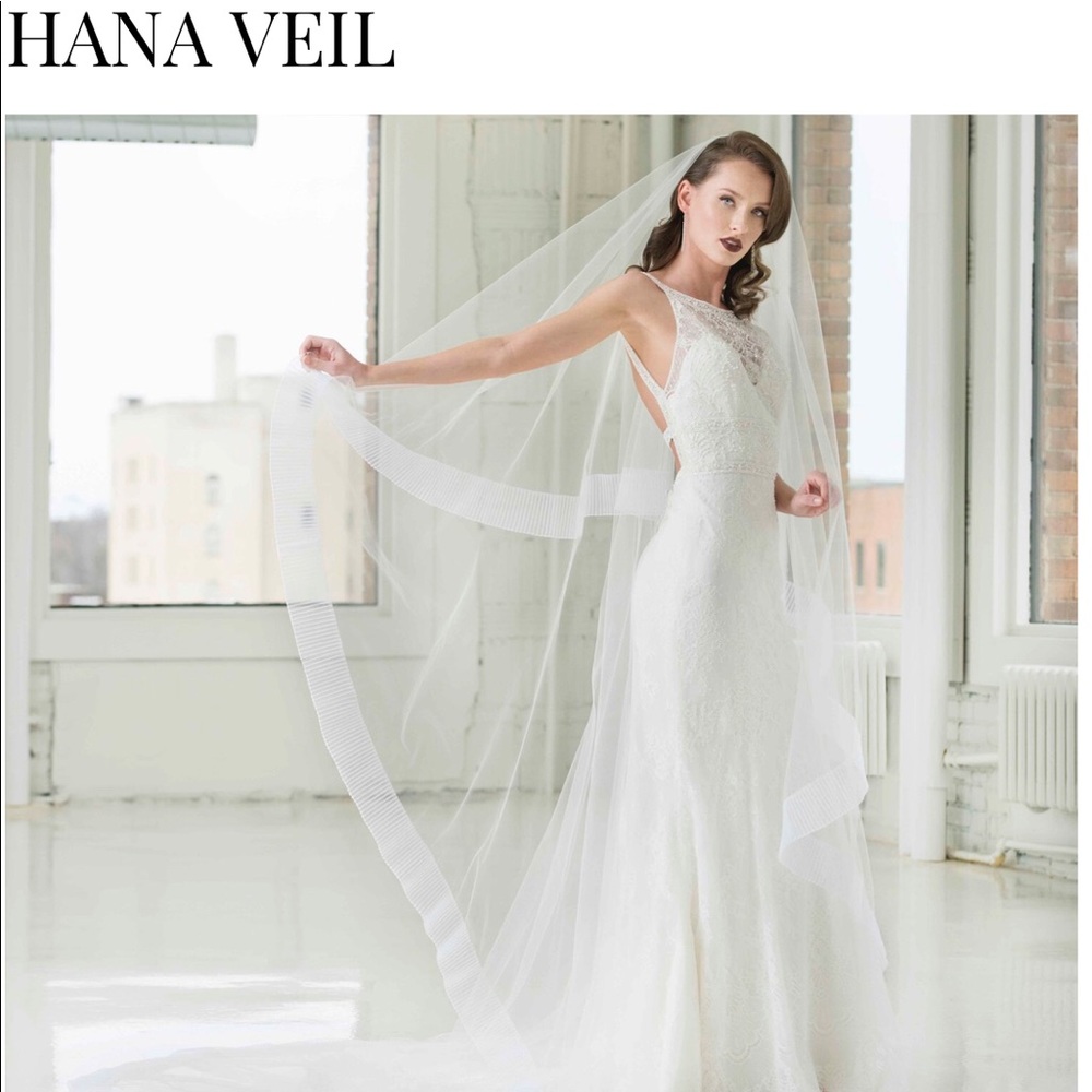 Ariel Taub cathedral veil! #BRANDNEW